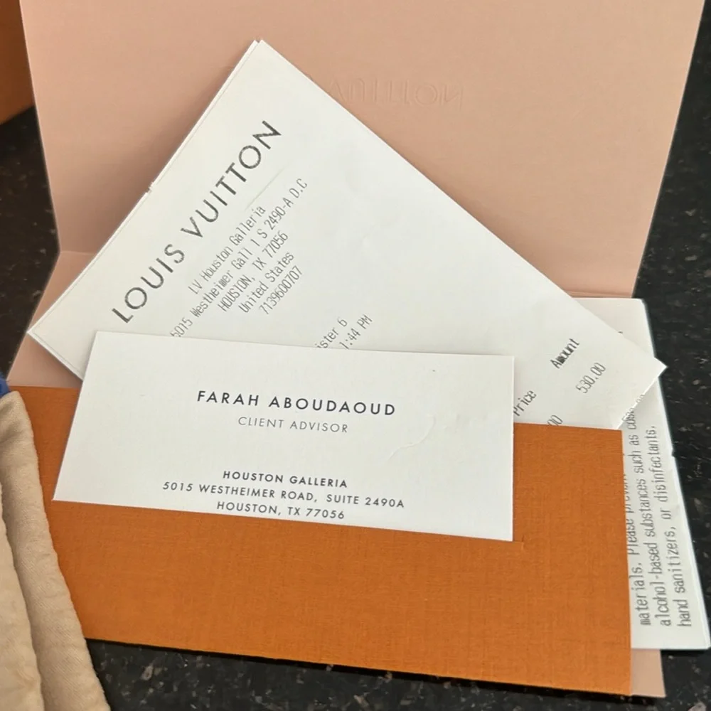 Authentic 💯 - Picture 8 of 9